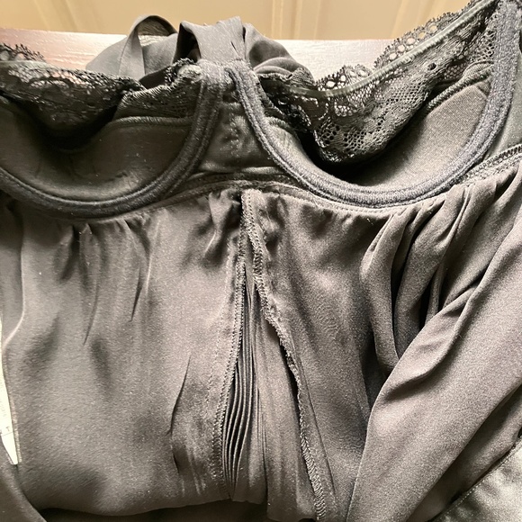 NWT D&G SILKY BOW TOP - Picture 10 of 14